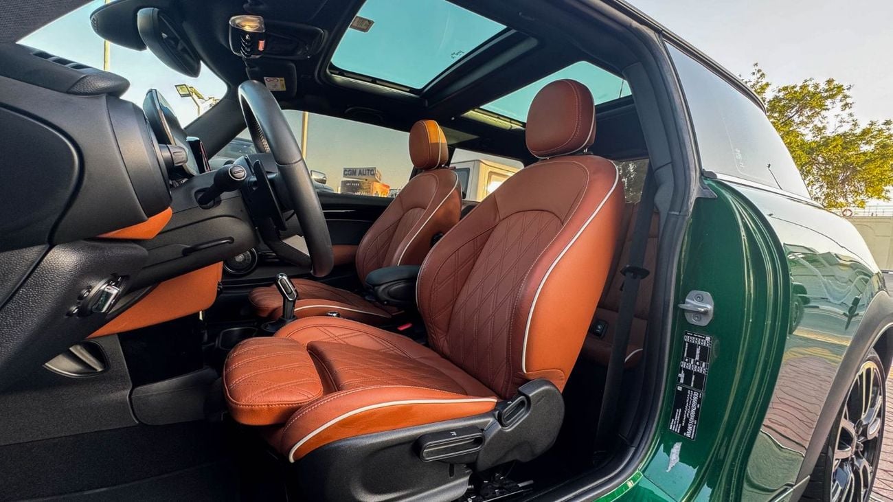 ميني كوبر إس JCW Kit 2022 Full Service History GCC Low Mileage 2.0L Turbo 4 Cylinders