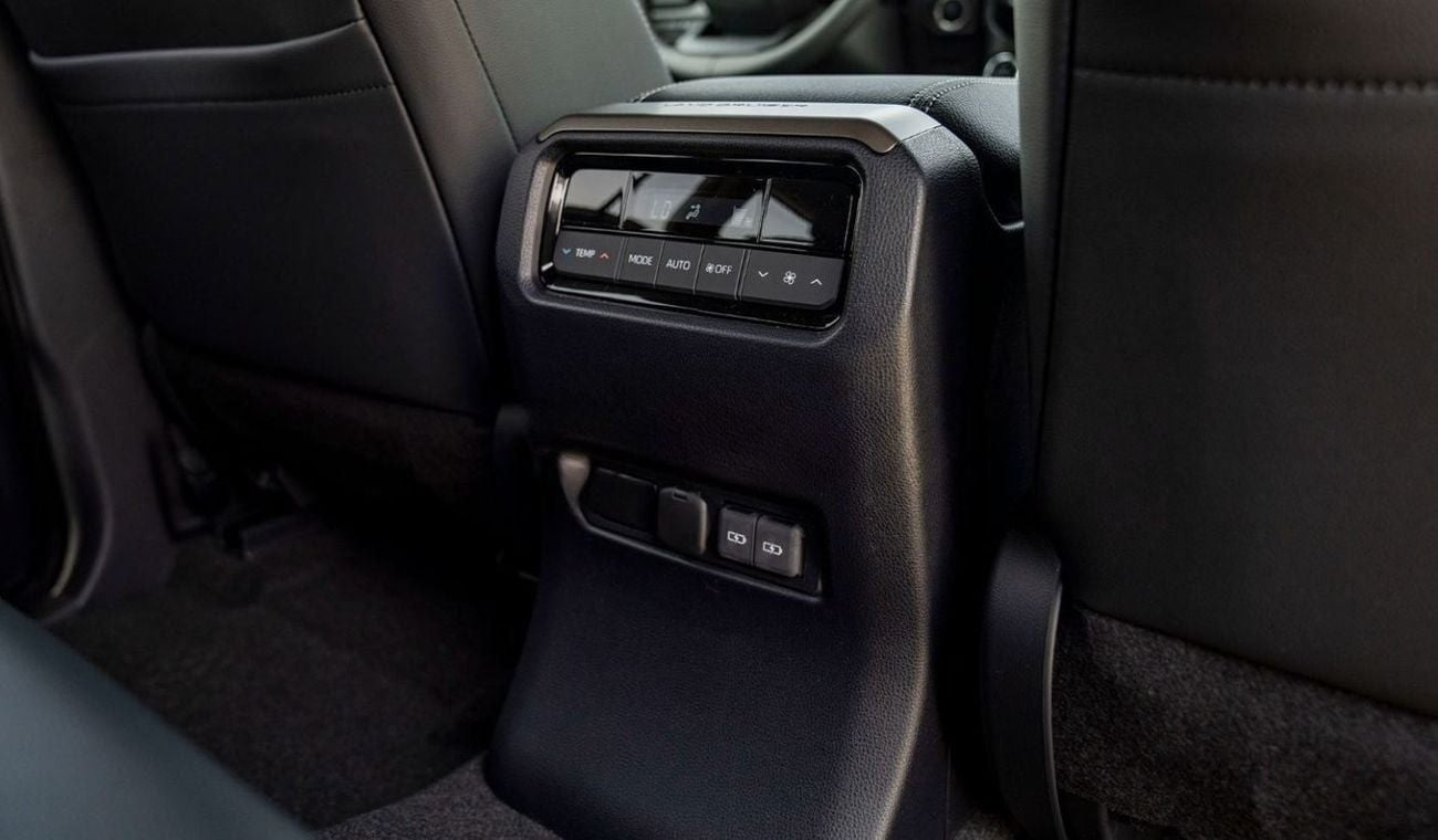 تويوتا برادو PRADO 250 2.4P AT FIRST EDITION MY2025 – SAND & GREY ROOF