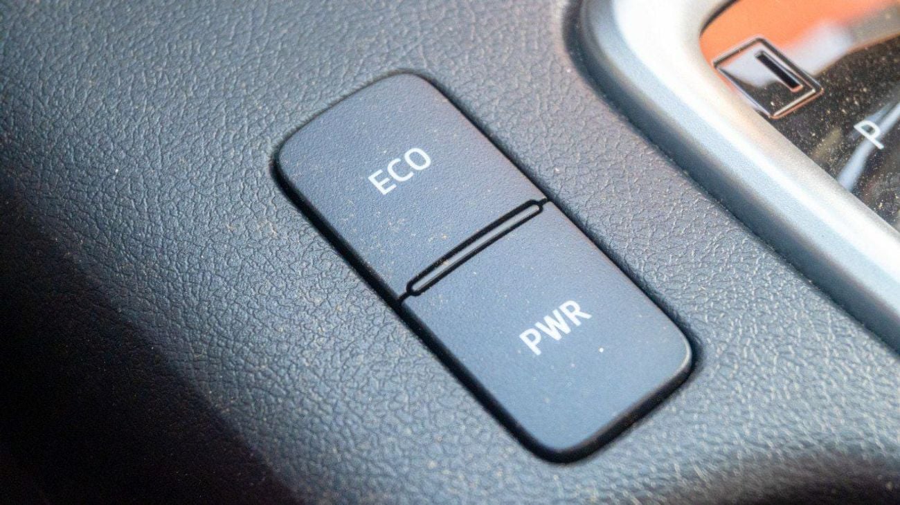 تويوتا هيلوكس S GLX 2.4L 4WD A/T