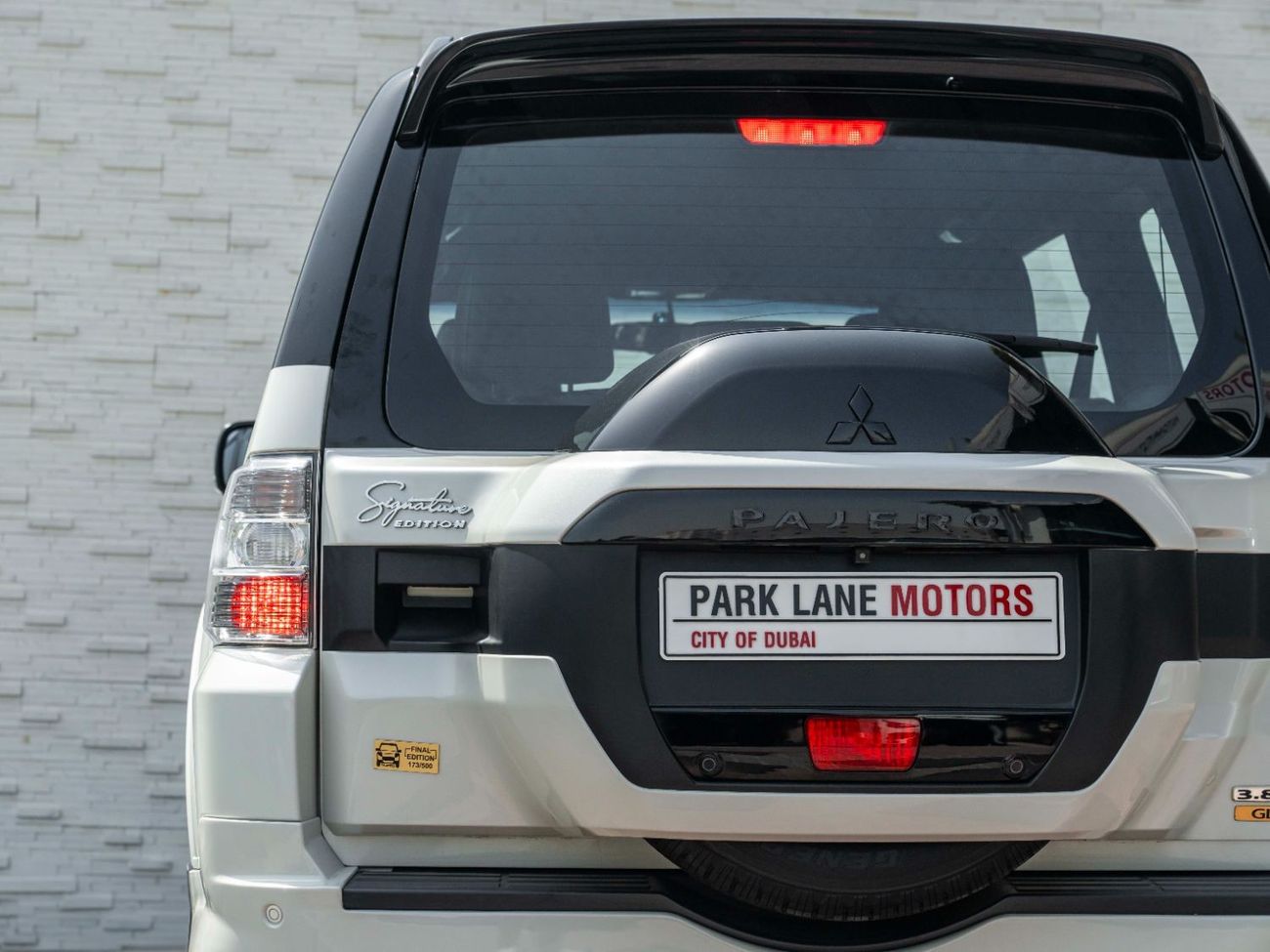 ميتسوبيشي باجيرو AED 2,044 PM • 3.8L PAJERO SIGNATURE - FINAL EDITION • ZERO KMS • MITSUBISHI WARRANTY UNTIL 2027