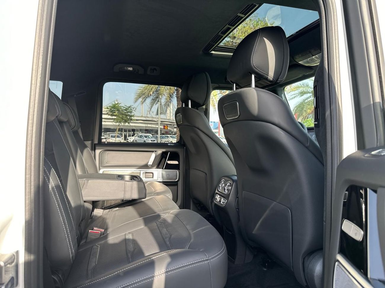 مرسيدس بنز G 63 AMG مرسيدس G63 AMG موديل 2024 كم 0 باقة ليلية مزدوجة