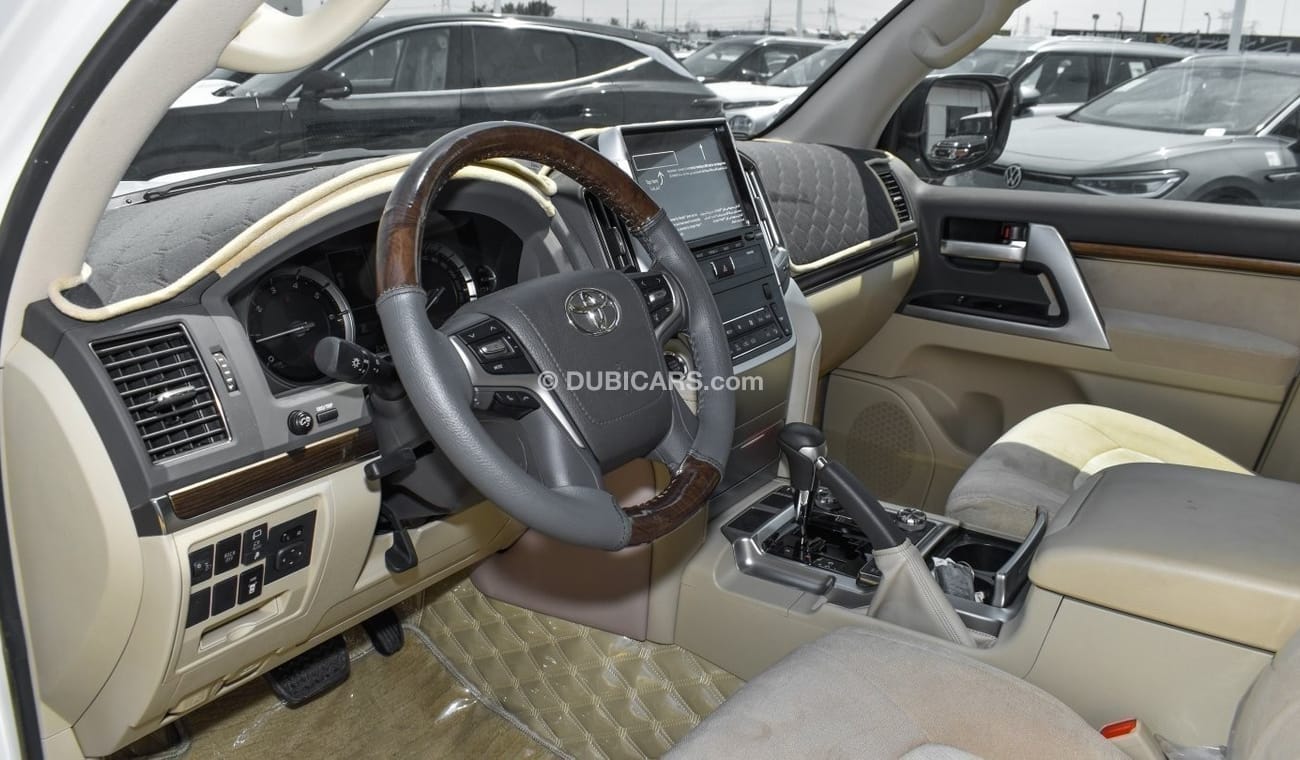 Toyota Land Cruiser TOYOTA LAND CRUISER VXR | 5.7L V8 | 2020 | GCC