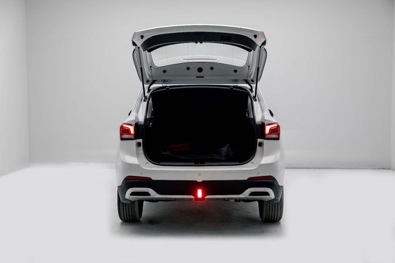 MG ZS COM 1.5L - White Inside Black | Export Only