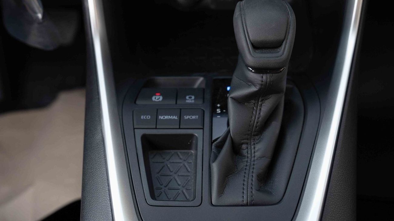 Toyota RAV4 2025 Toyota RAV4 E 4X2 2.5 - Silver Inside Brown | Export Only