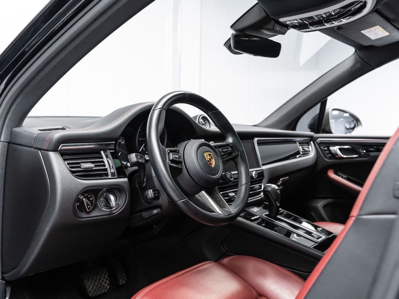 Porsche Macan T 2.0L (260 HP) 2023Porsche Macan T, 2.0L TC I4, 4WD, 261 bhp, 7 Speed Automatic