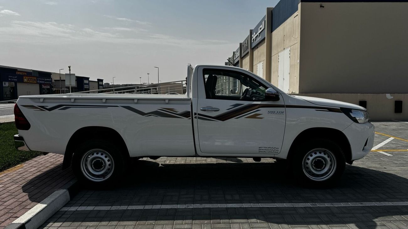 تويوتا هيلوكس GLX 2.7L Single Cab 2024