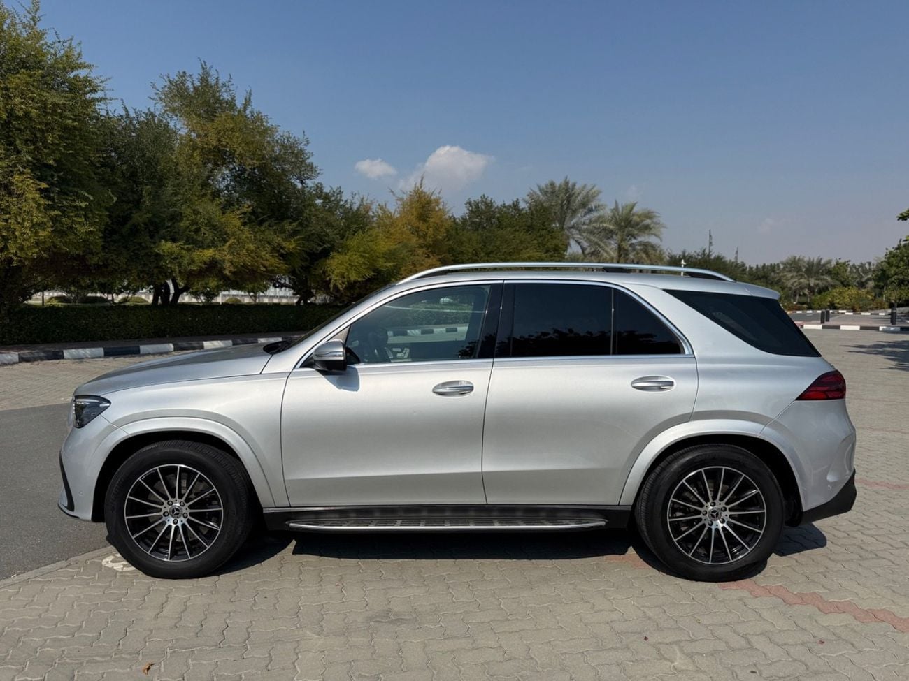 مرسيدس بنز GLE 450 Premium 3.0L (389 HP)