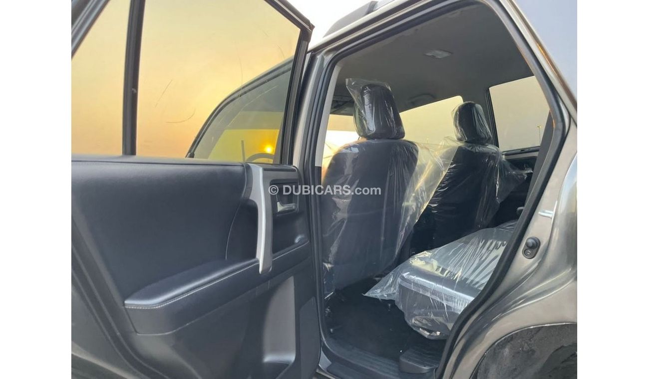 Toyota 4Runner “Offer”2019 Toyota 4Runner SR5 Premium 4x4 - 7 Seater - 4.0L V6 / Export Only