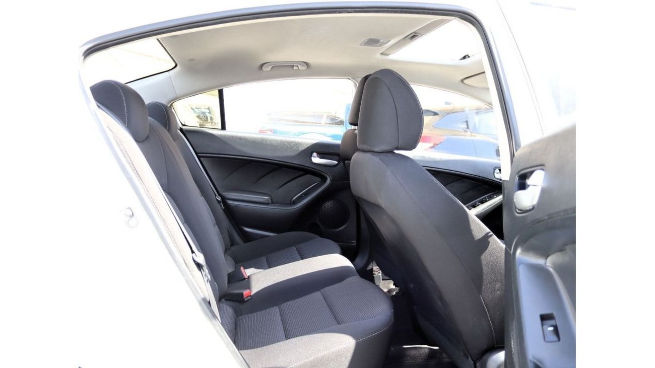 Kia Cerato SX ACCIDENTS FREE - GCC - SUNROOF - PERFECT INSIDE OUT - ENGINE 1600 CC