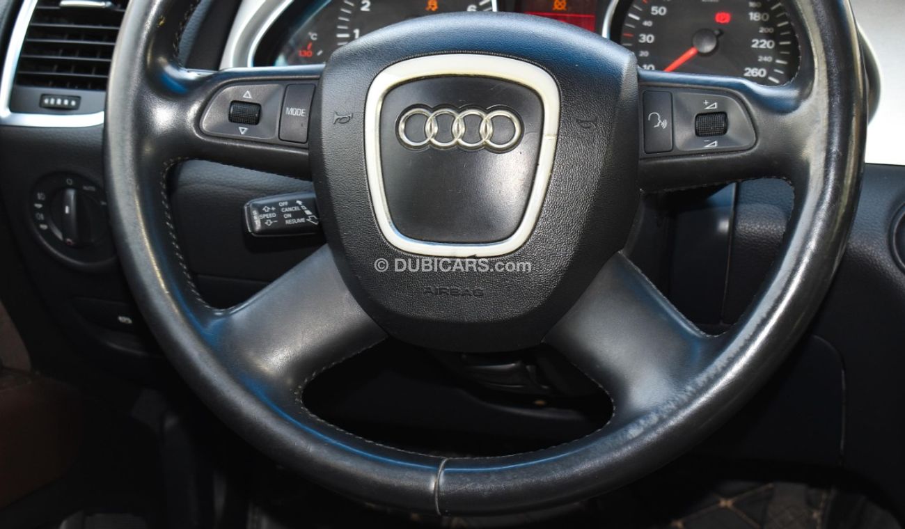 Audi Q7 2009 GCC model, silver color, saffron interior, leather panorama, cruise control, sensor wheels, in