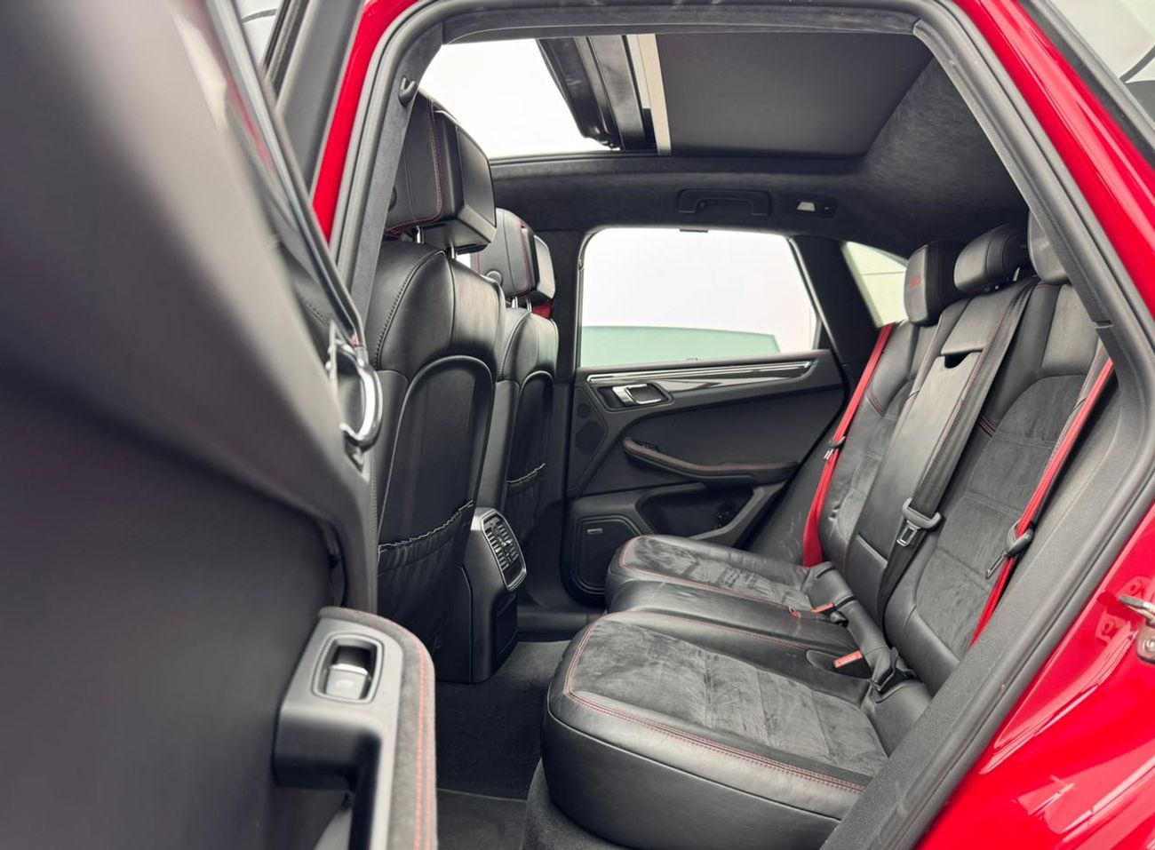 بورش ماكان GTS 3.0L (360 HP) 2017 Porsche Macan GTS, Service History, Excellent Condition, GCC