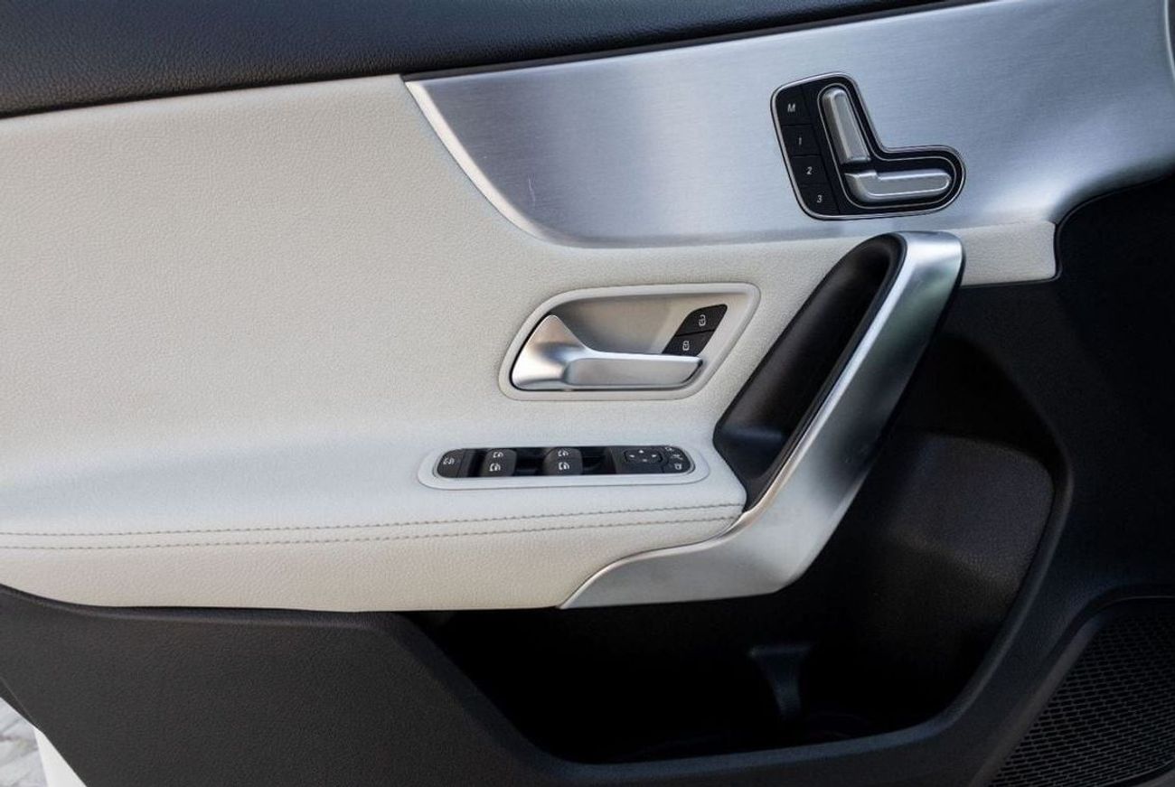 مرسيدس بنز A 250 Sport AMG 2.0L Mercedes-Benz A250 Sport AMG 2019 GCC under Warranty with Flexible Down-Payment.