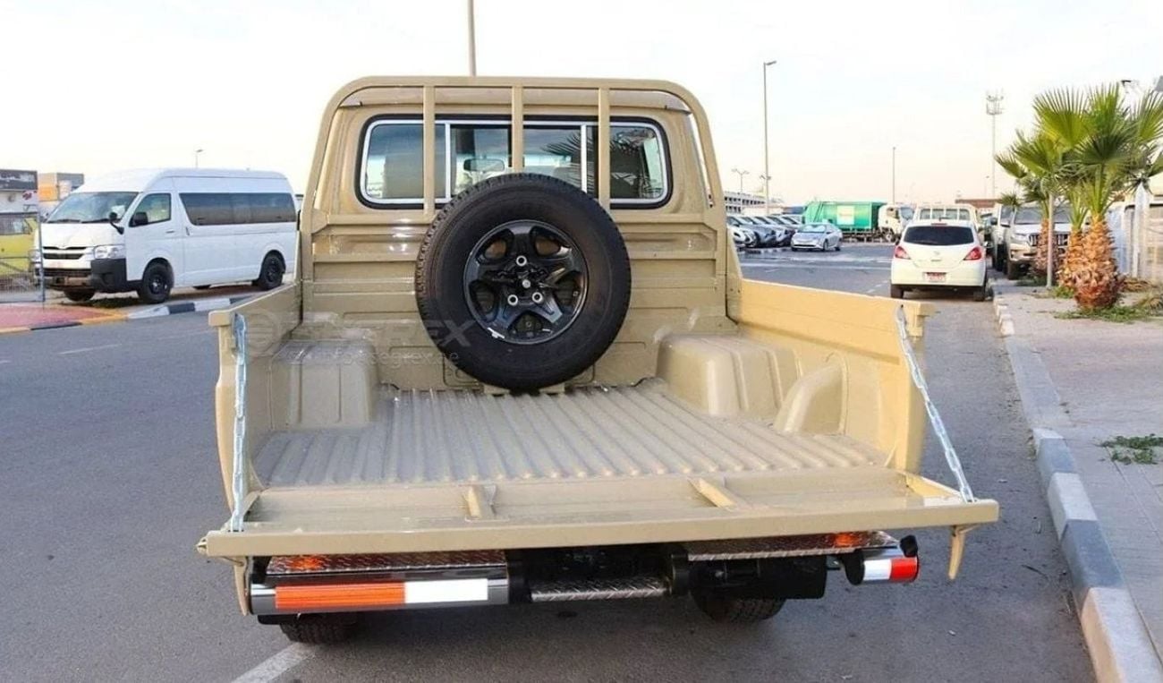 Toyota Land Cruiser Pick Up Toyota Land Cruiser Pick Up LC79 DC, 2.8L Turbo Diesel 4WD AT