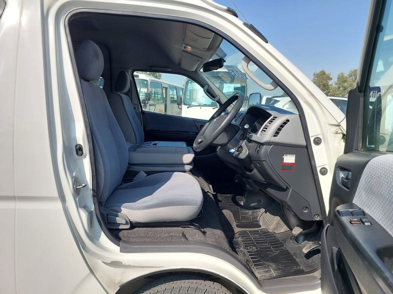 تويوتا هاياس (RAMADAN OFFER) TOYOTA HIACE VAN RHD 2009 MODEL 2.7 L PETROL AUTOMATIC(PM65726)