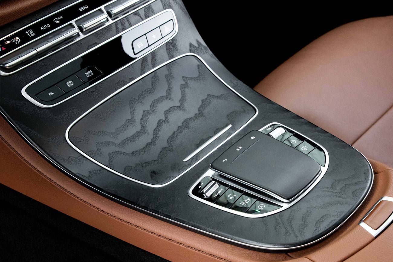 Mercedes-Benz E300 E300 | 3,917 P.M | 0% Downpayment | LOW KM | IMMACULATE!