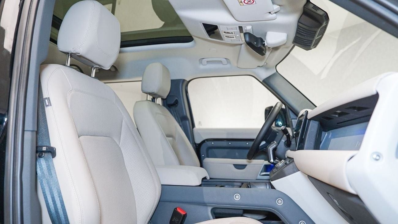 لاند روفر ديفندر 110 SE P300 2.0L