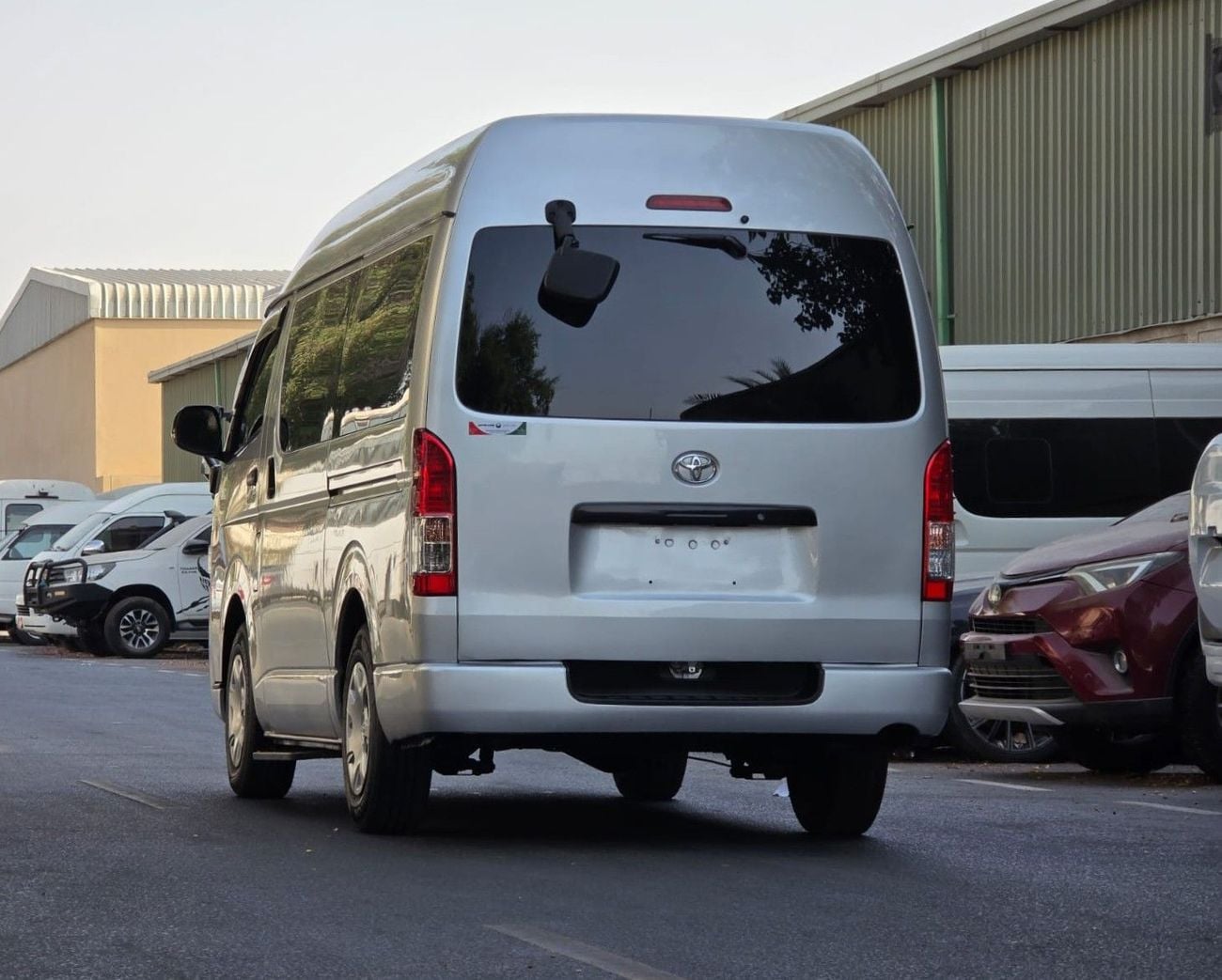 Toyota Hiace 8 SEATER | 2.0 PETROL ENGINE | RHD | AT