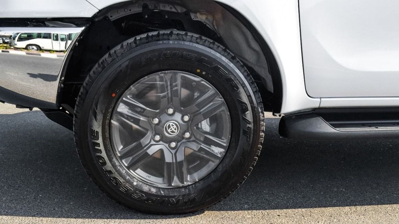 Toyota Hilux TOYOTA HILUX 2.7L PETROL AT FULL 2025 MODEL GCC