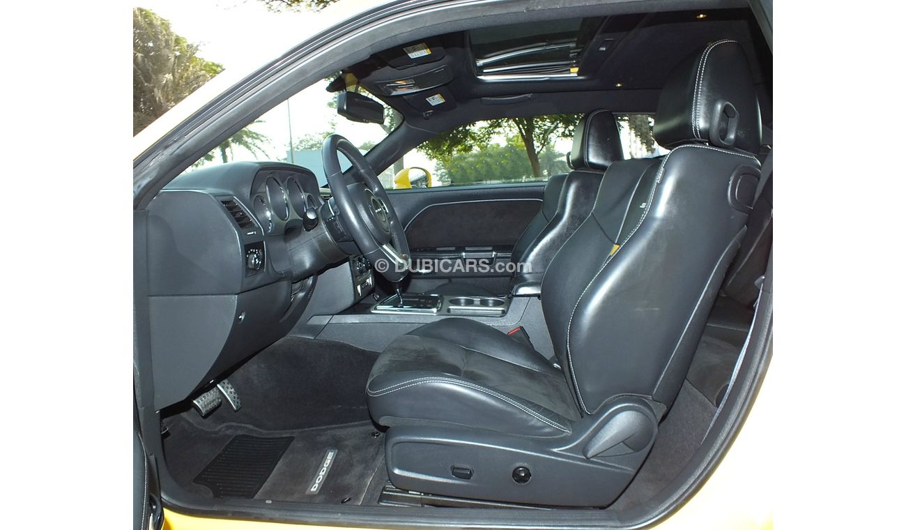 Dodge Challenger SRT YELLOW JACKET