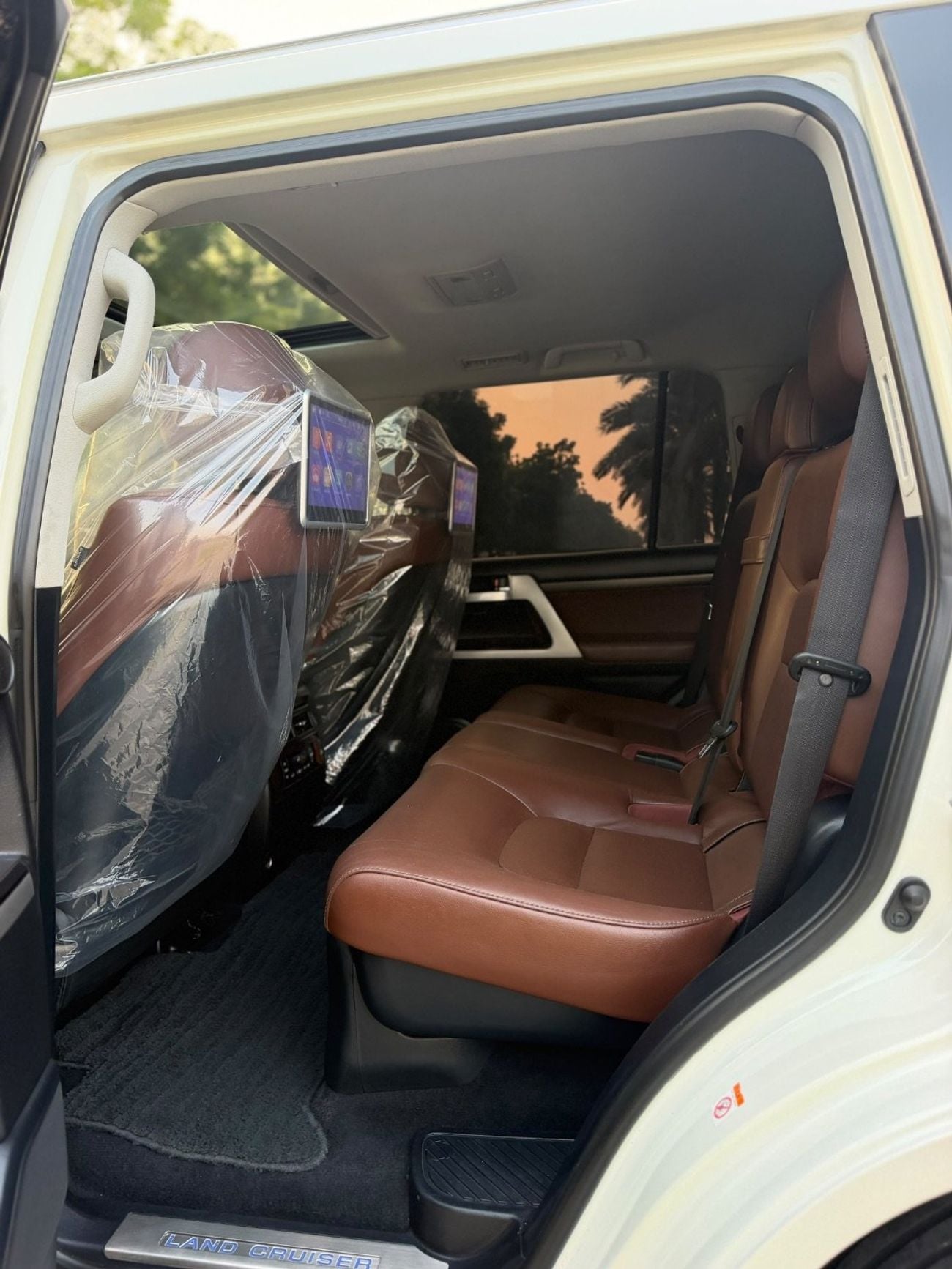 Toyota Land Cruiser VXR 5.7