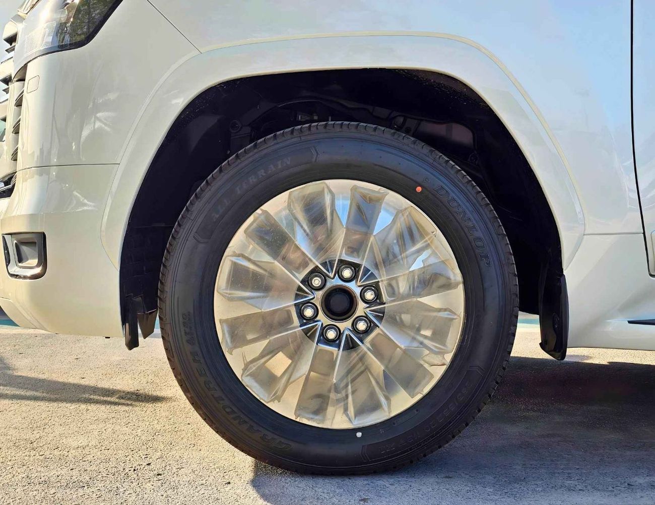 تويوتا لاند كروزر GXR TWIN TURBO / 3.5L V6 PETROL / RADAR / 12.3" DVD WITH JBL SPEAKERS / FRONT PWR SEATS / COOL BOX  