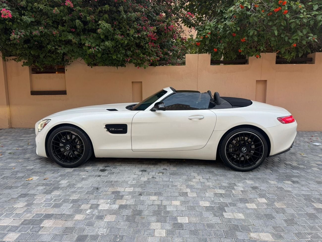 مرسيدس بنز AMG GT C Mercedes-Benz AMG GT Convertible