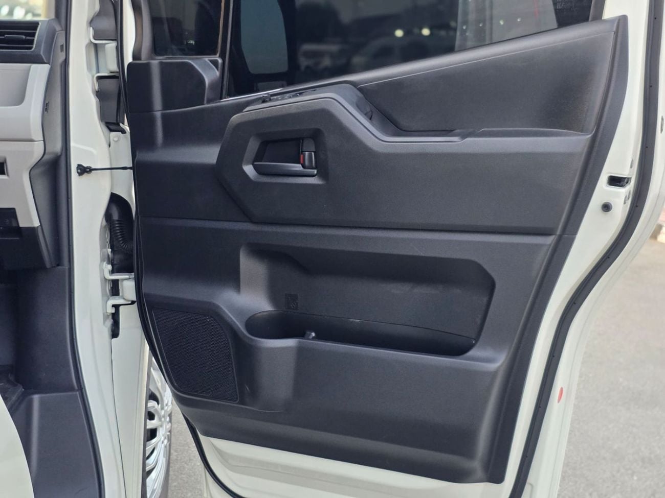 Toyota Hiace 2.8 Diesel Engine - 2WD - RHD