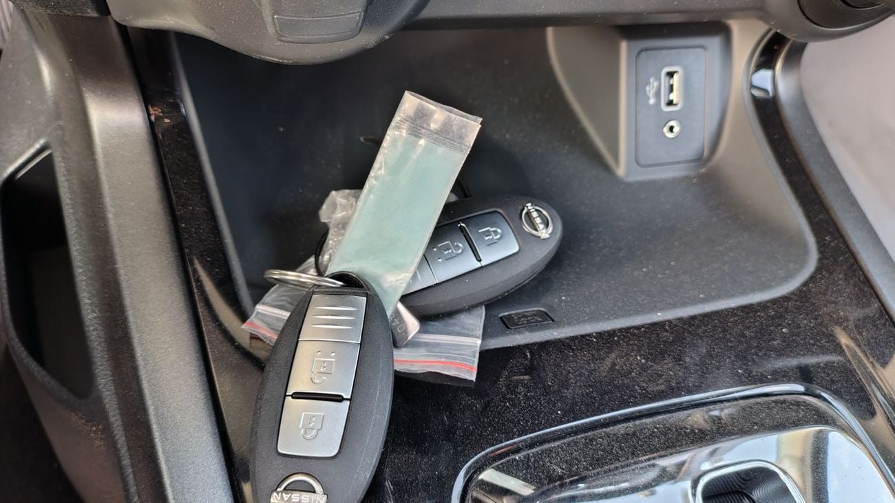 نيسان نافارا Std 2.5L RWD M/T