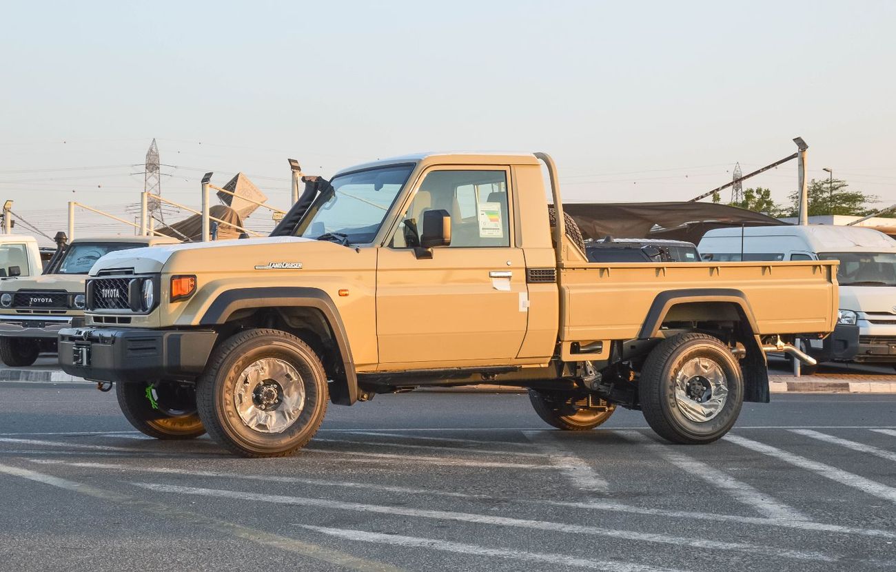 Toyota Land Cruiser Pick Up TOYOTA LAND CRUISER 79 2.8L SC MT DIESEL PICKUP 2025