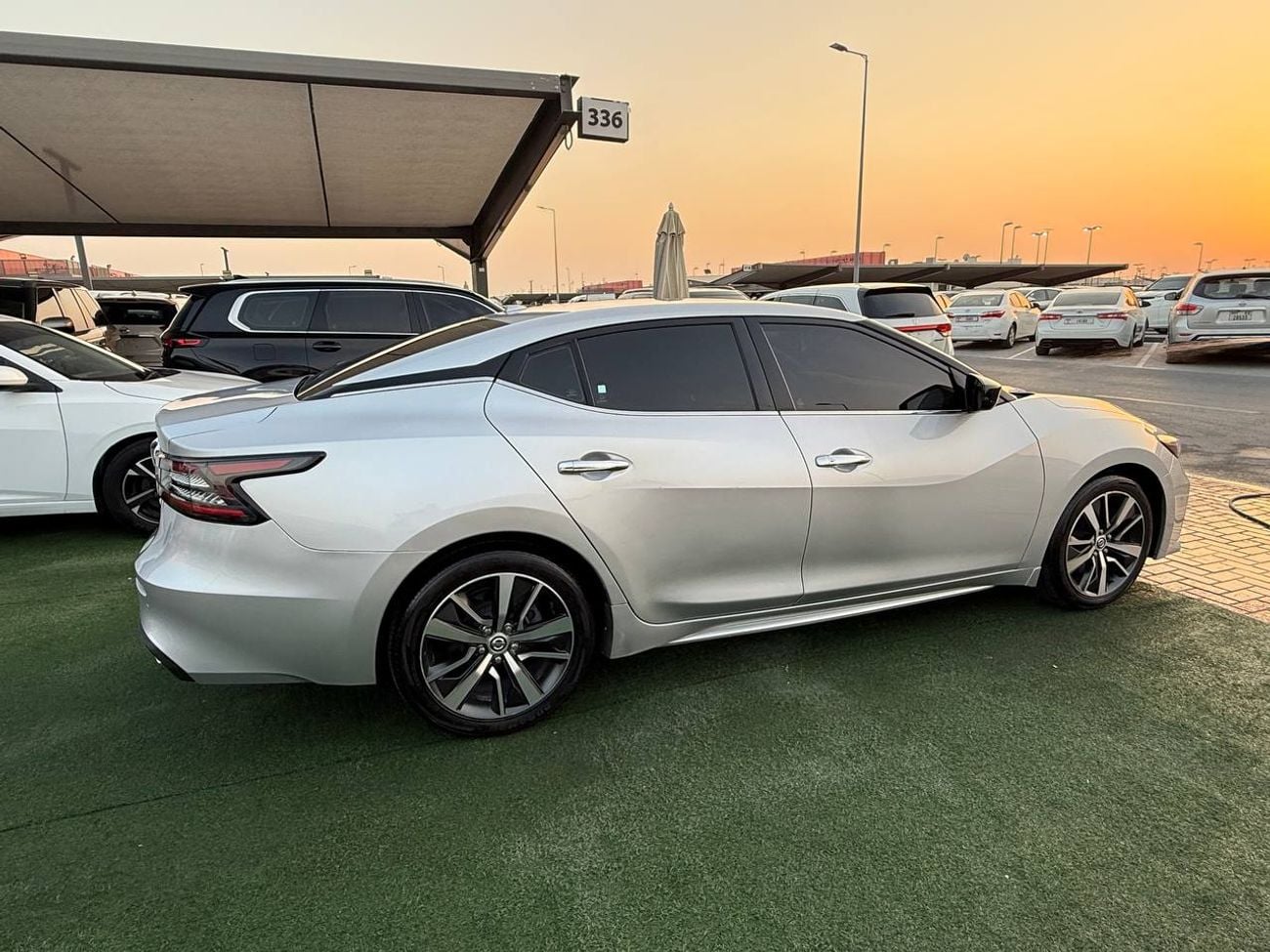 Nissan Maxima PLATINUM first owner, clean use