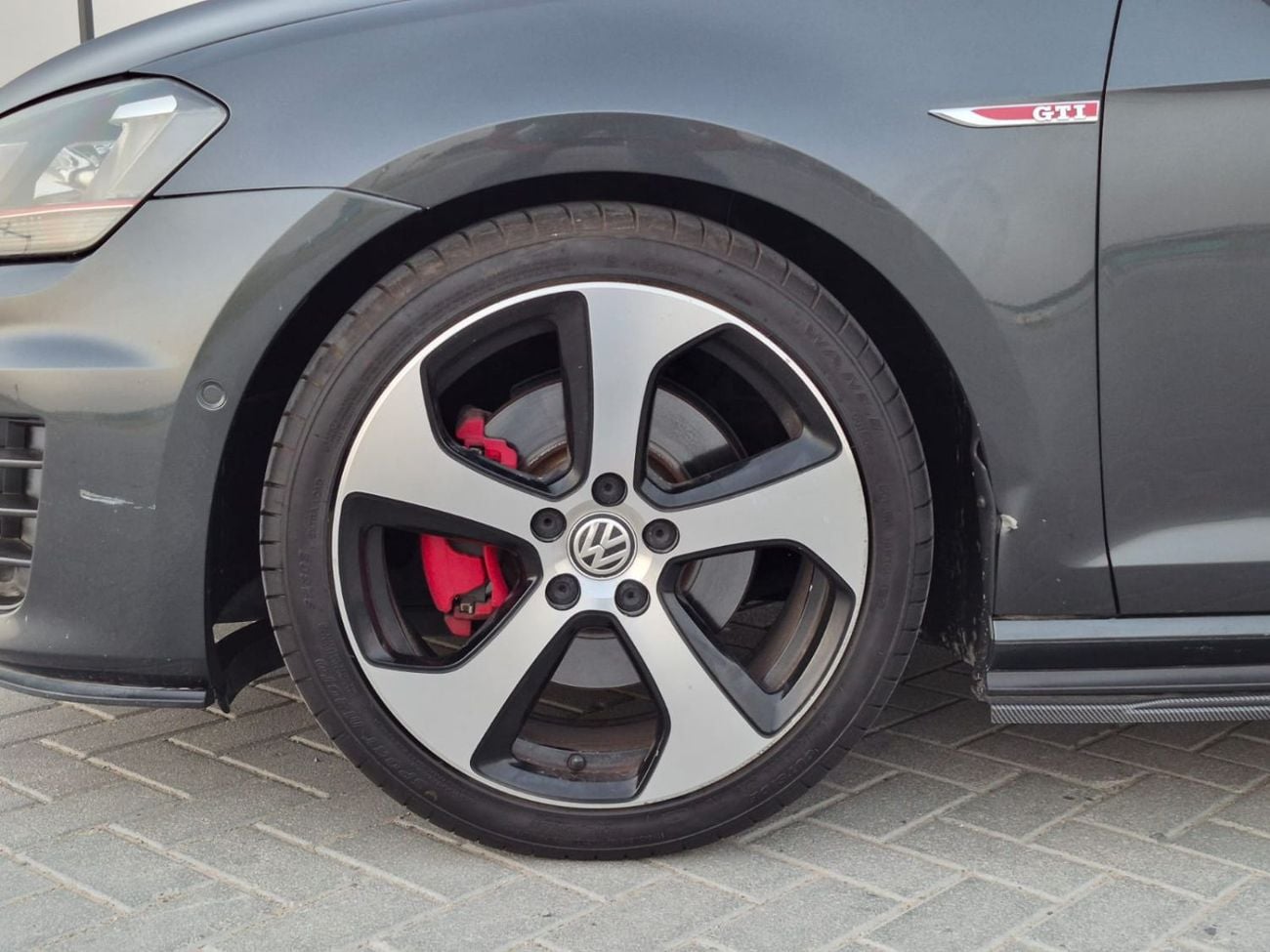 فولكس واجن جولف GTI 2.0L