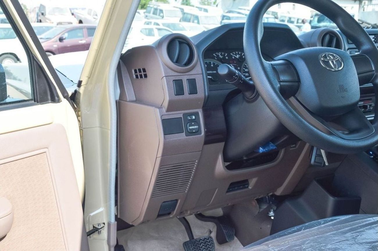 تويوتا لاند كروزر بيك آب TOYOTA LAND CRUISER 79 4.0L AT DC 4WD PICKUP 2025