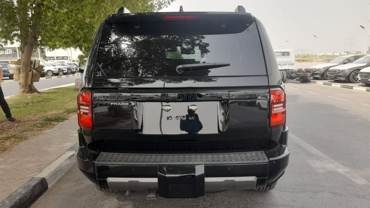 Toyota Prado Right-Hand drive Kakadu diesel Auto panoramic roof 7 seater top of the range