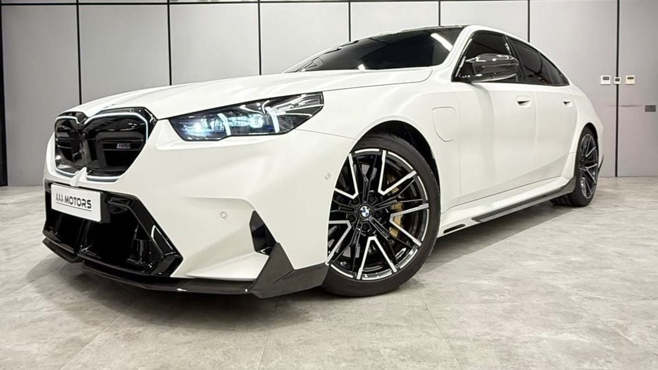 BMW M5 G90 - GCC Specs with dealer warranty and service