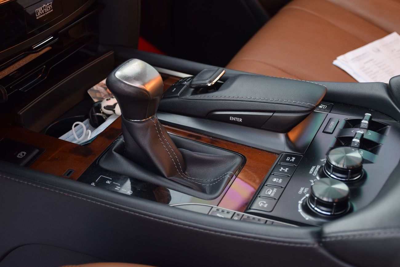 Lexus LX 570 F SPORT  LEXUS LX570 5.7L V8 PETROL FULL OPTIONS