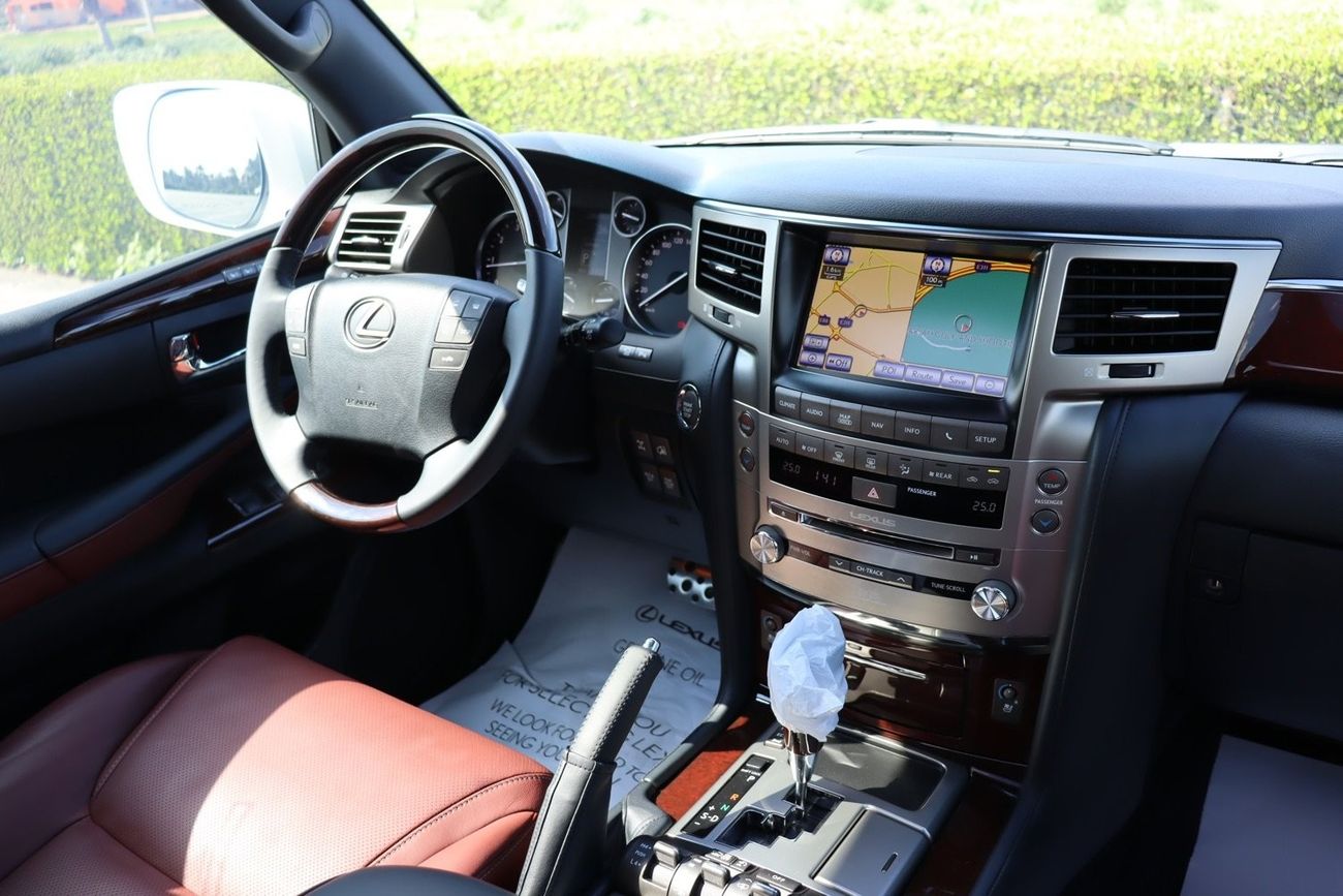 Lexus LX 570 Sport Platinum Lexus LX570s / 2015 / GCC / Only 23,000Km