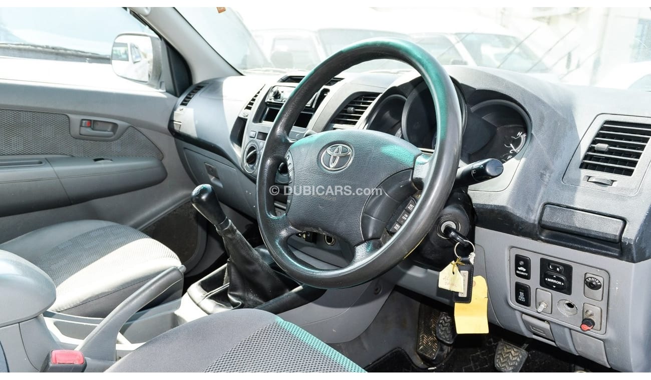 Toyota Hilux 3.0 D-4D Diesel M/T Right Hand