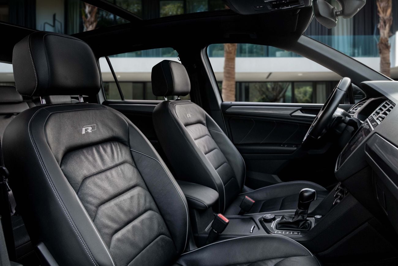 Volkswagen Tiguan Tiguan R-Line | 1,567 P.M | 0% Downpayment | FULL AGENCY HISTORY!