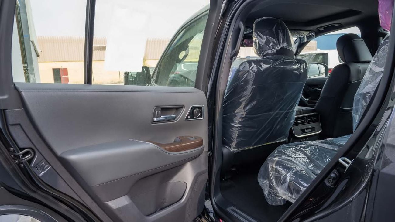 Toyota Land Cruiser Toyota Land Cruiser 300 GXR 3.3L Twin-Turbo Diesel (GCC Specs)
