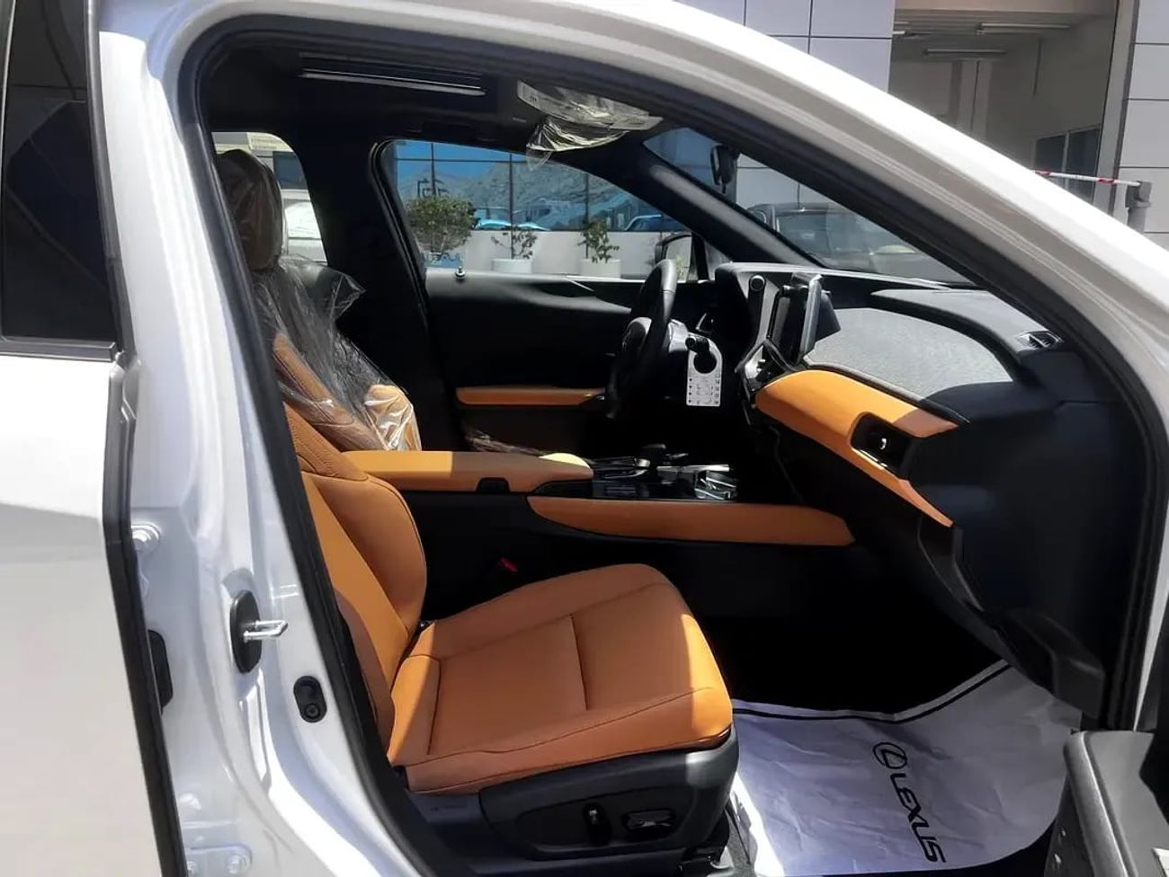 لكزس UX300h Prime Lexus UX 300e 2025 مواصفات خليجية