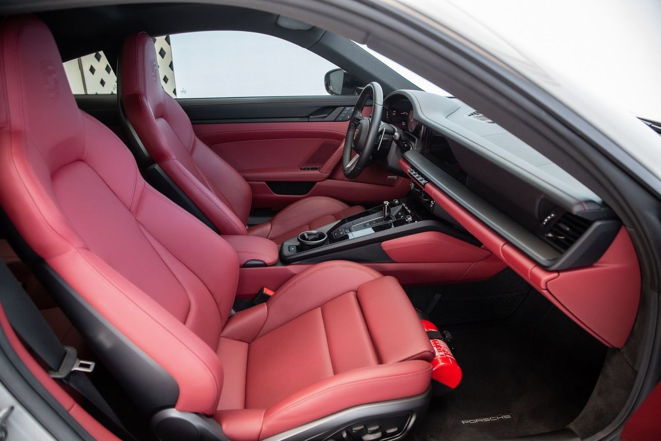 Porsche 911 Carrera GTS 3.0L (450 HP) Coupe