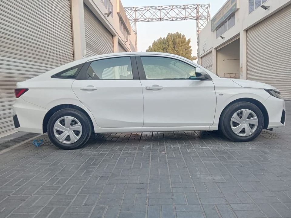 Toyota Yaris E