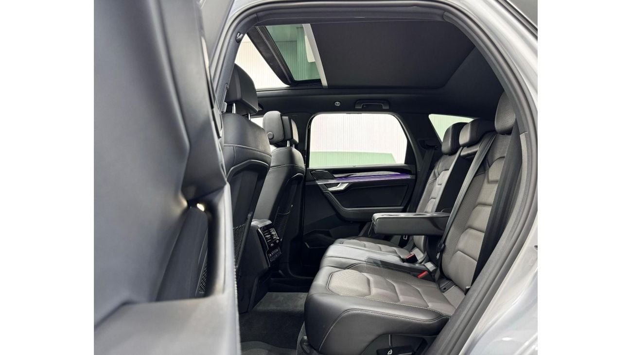 فولكس واجن طوارق 2022 Volkswagen Touareg R-Line Black Edition, Jan 2027 VW Warranty, Full VW Service History, GCC