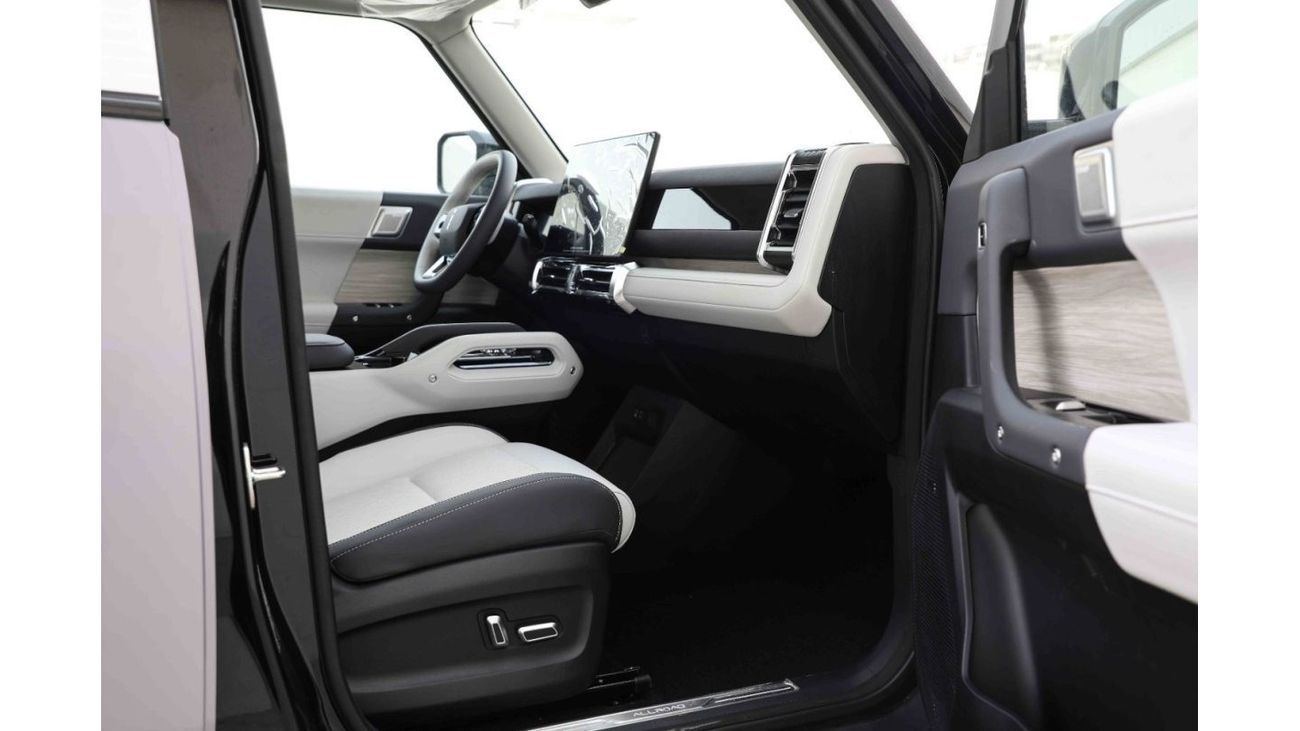 شيري iCar 03 2024 ICAR EQ3 V2 طويلة المدى - رمادي من الداخل أبيض | تصدير فقط