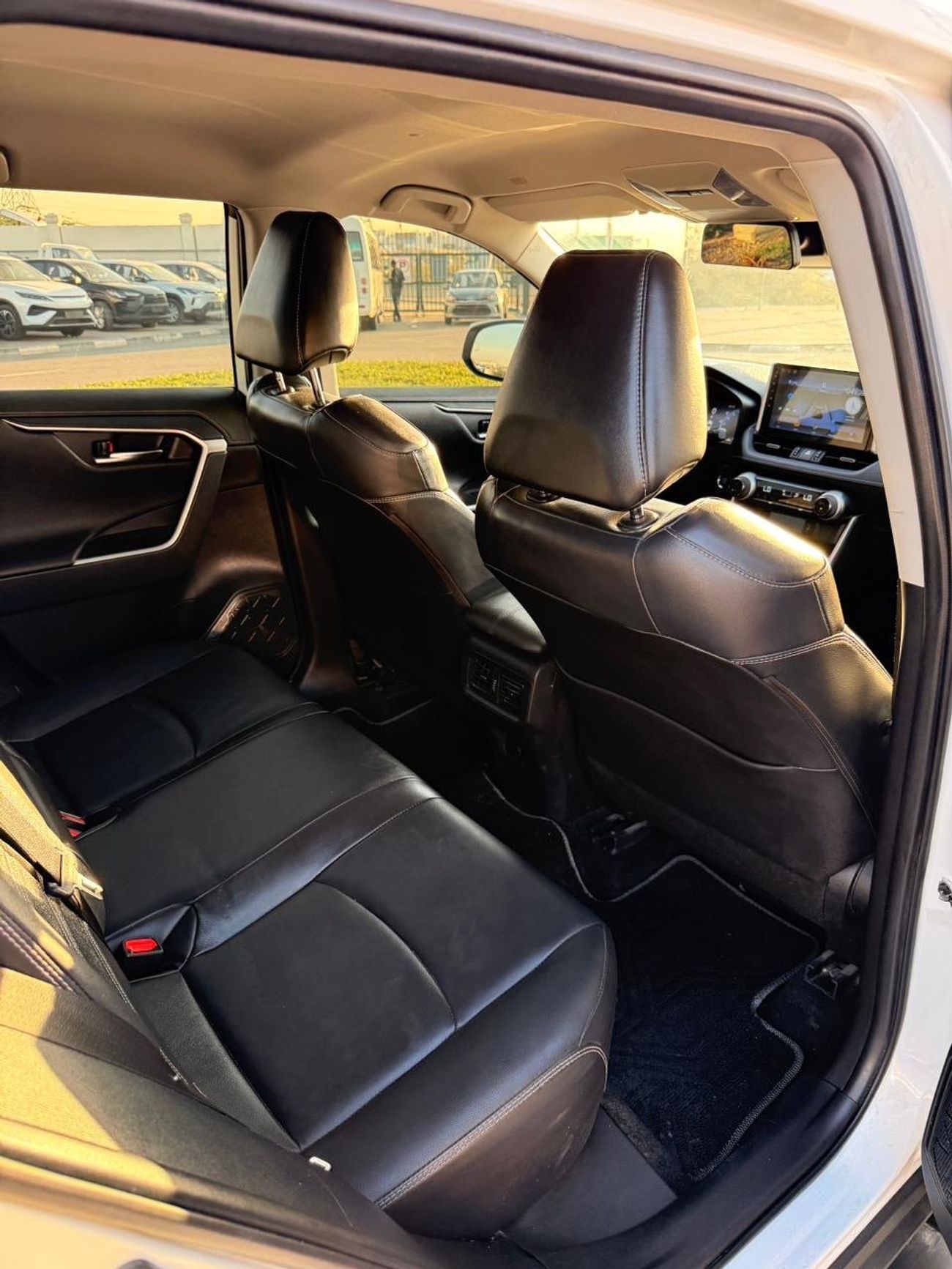 Toyota RAV4 2.0 L Full Option 360 camera, leather seat Push start, push start 2023 Japan car