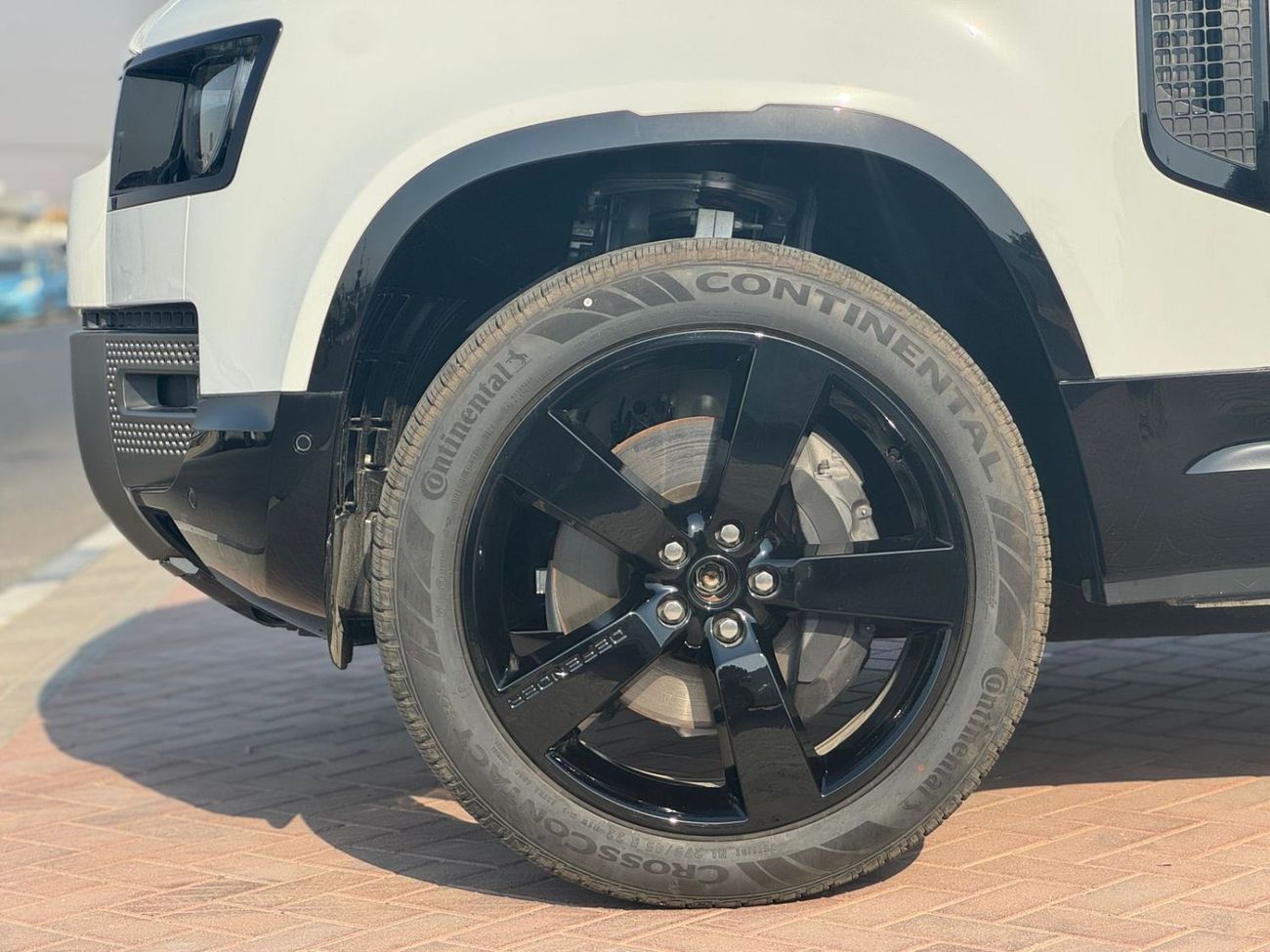 Land Rover Defender P400 90 SE 3.0L (5 Seater)