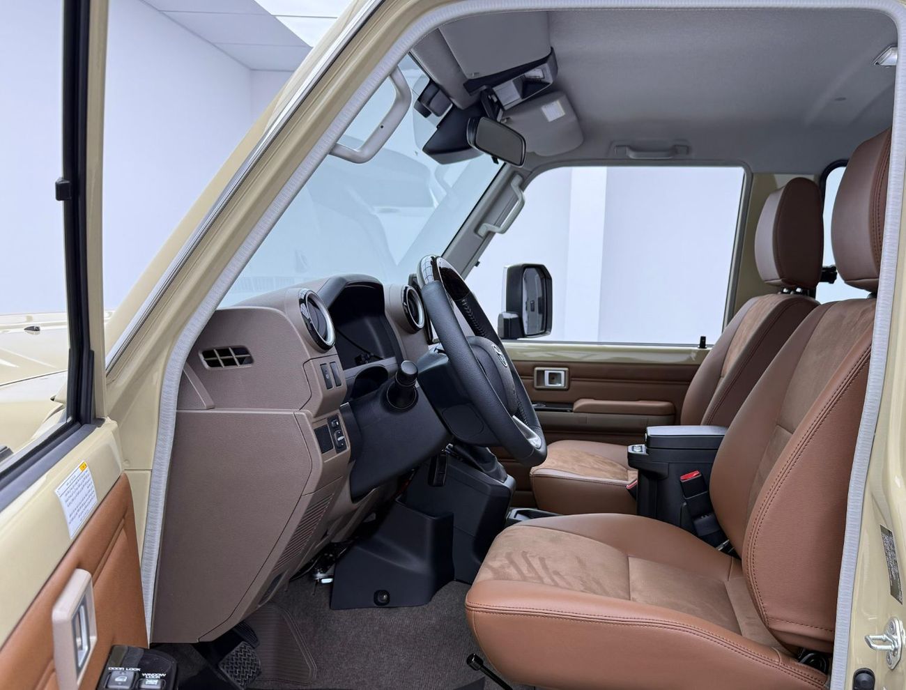 تويوتا لاند كروزر 70 2025 Toyota Land Cruiser 71 40th Anniversary LX V6 Rare, 3Y Agency Warranty, FSH, GCC