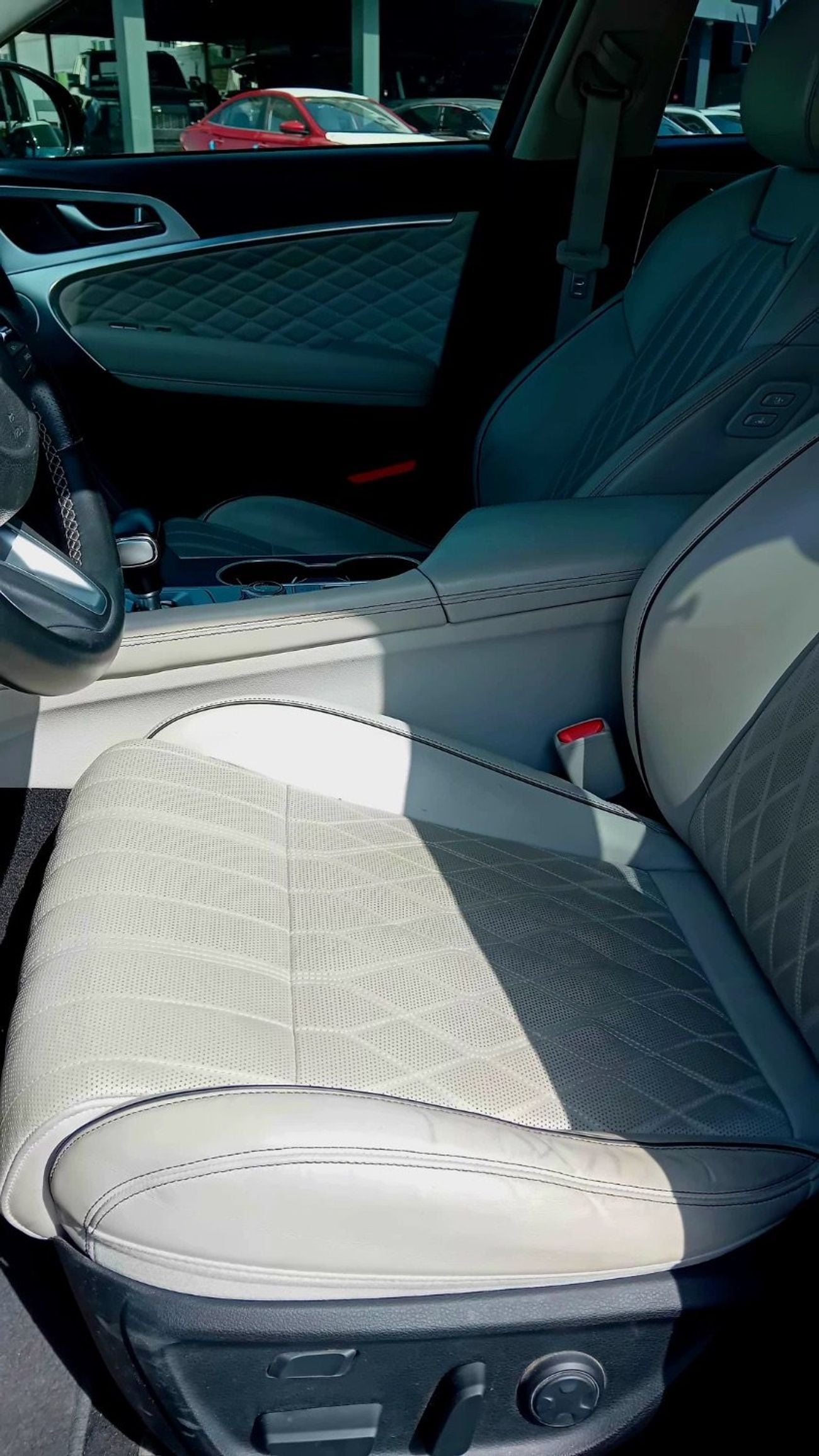 Hyundai Genesis Std 3.8L