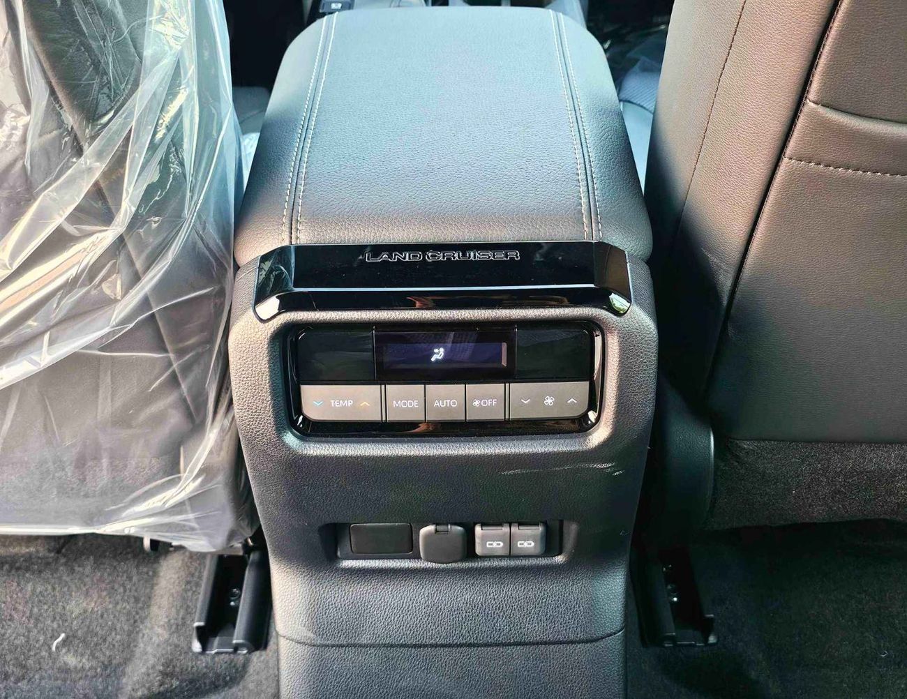 تويوتا برادو ALL ROUNDER TURBO / 2.4L PETROL V4 / SUNROOF / DIFFLOCK / COOL BOX (CODE#PR24S1)