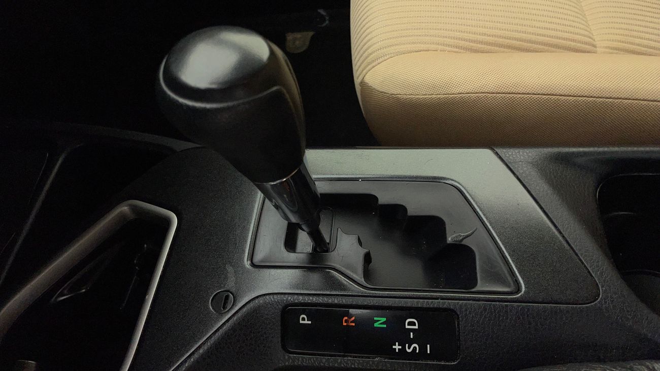 تويوتا راف ٤ EX 2.5 | بدون دفعة مقدمة | اختبار القيادة في المنزل